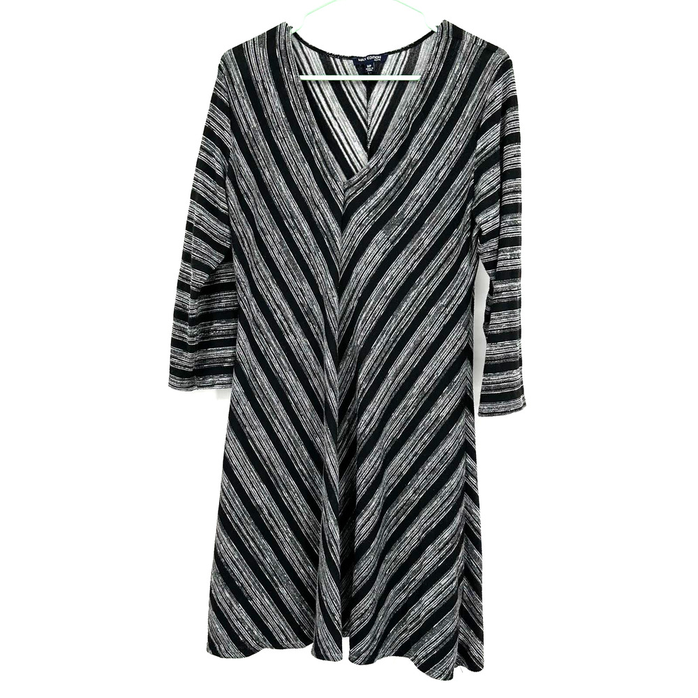 Max Edition size Medium petite mp black white striped long sleeve dress